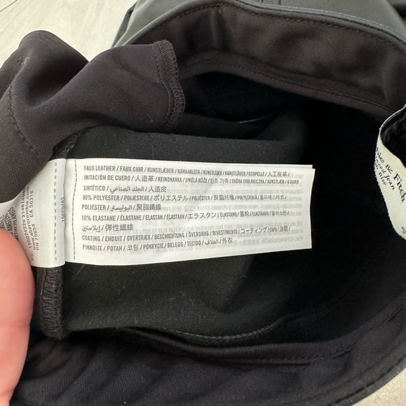 Abercrombie & Fitch 90’s Relaxed Vegan Leather - Picture 6 of 6